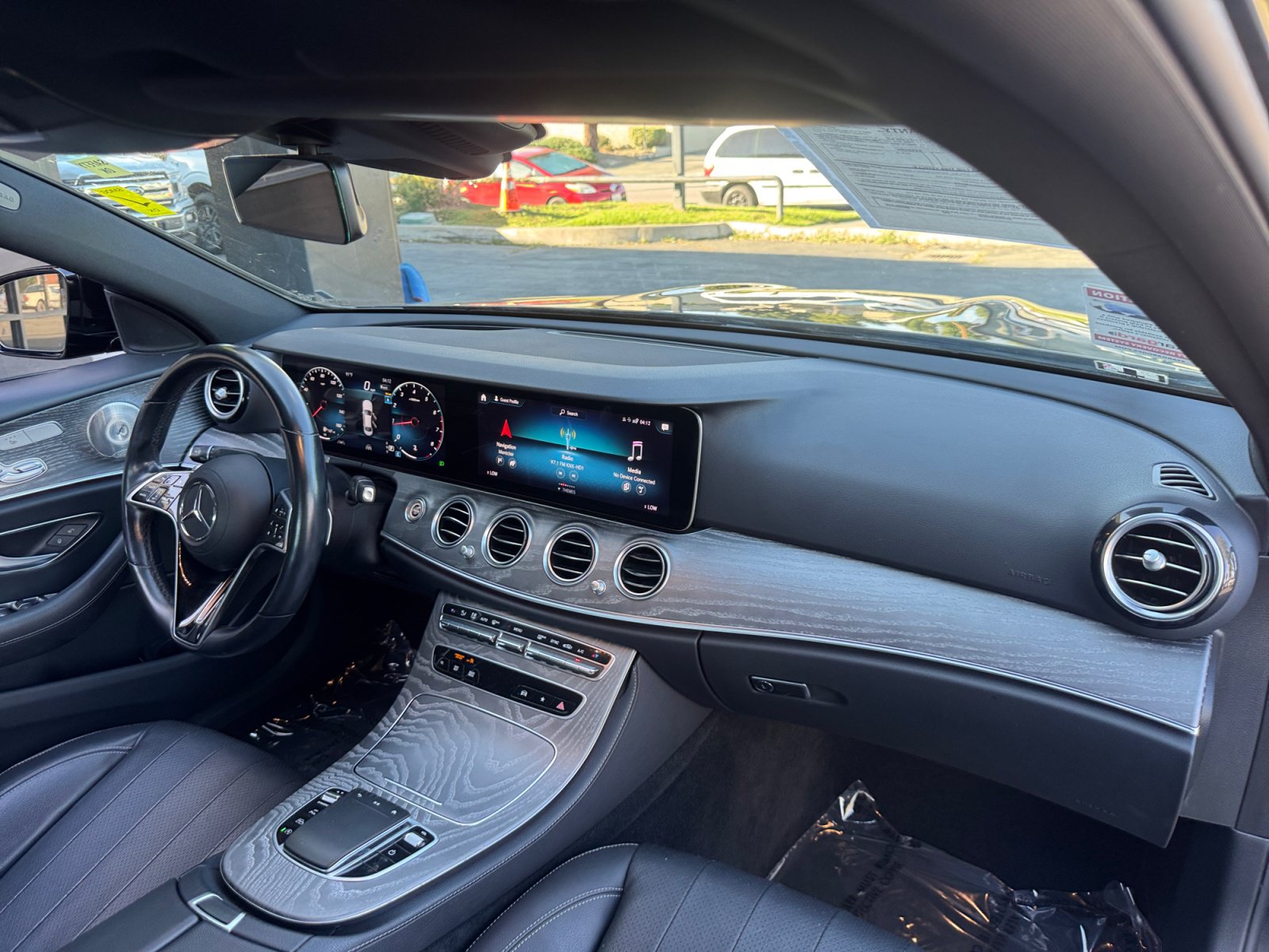 Used 2022 Mercedes-Benz E 350 Sedan w/ Driver Assistance Package image 21
