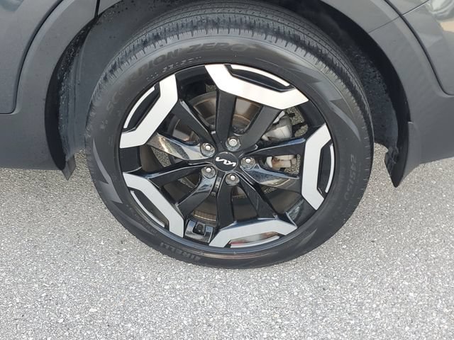 Certified 2023 Kia Telluride EX w/ EX Captain's Chair Package FWD image 5