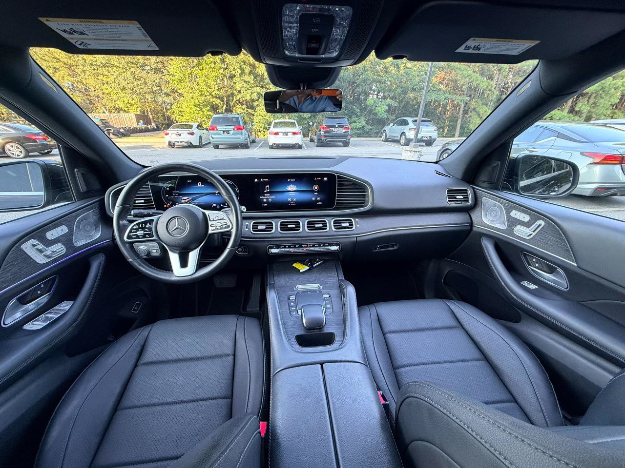 Used 2021 Mercedes-Benz GLE 350 w/ AMG Line Exterior image 2