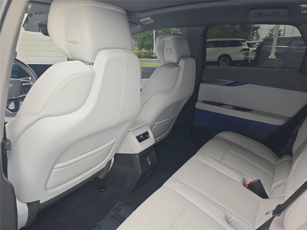 Used 2026 Cadillac Optiq Luxury 2 w/ LPO, Floor Liner Package RWD image 15