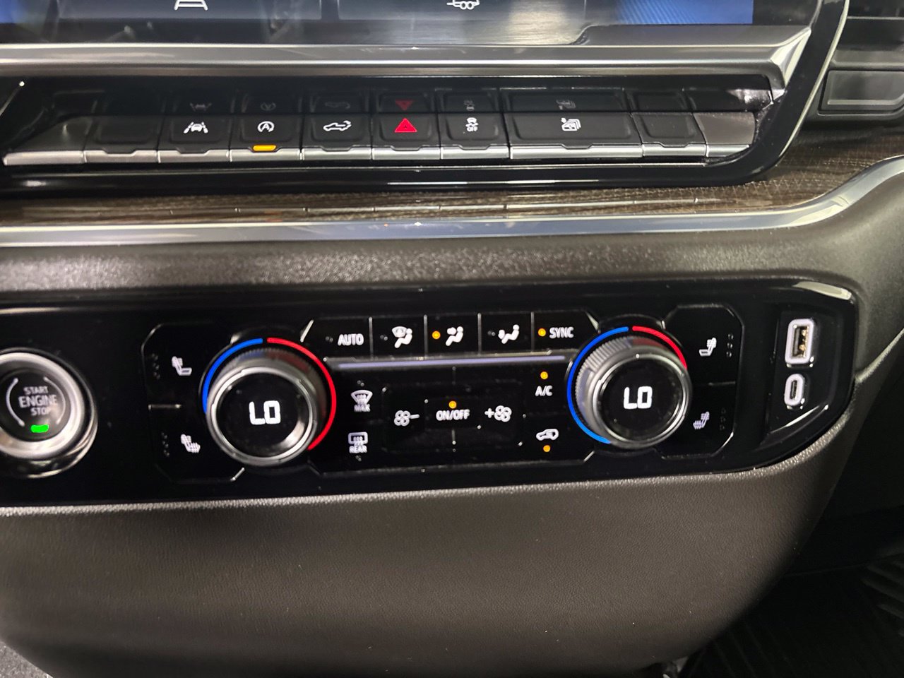Used 2024 Chevrolet Silverado 1500 LT AWD/4WD image 19