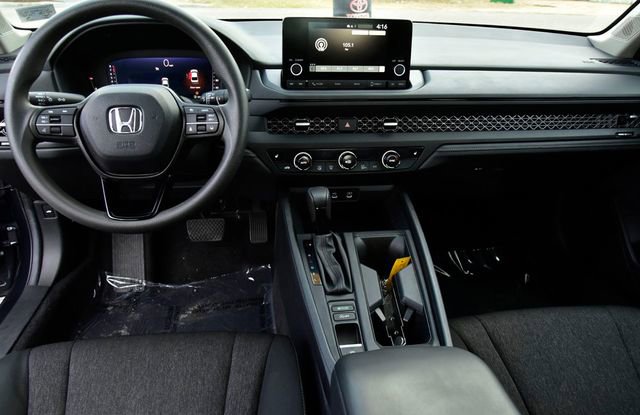 Used 2024 Honda Accord EX image 17