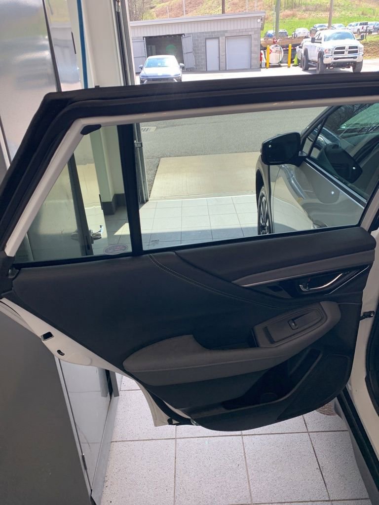 Certified 2025 Subaru Outback Onyx Edition XT w/ Popular Package #2 image 7