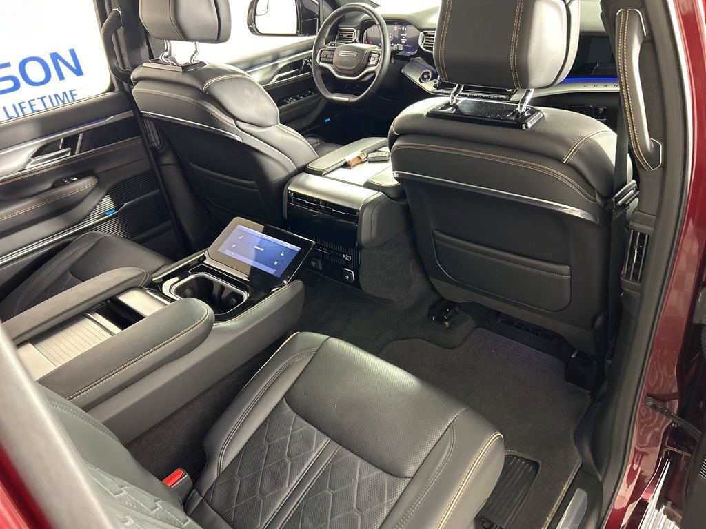 Used 2023 Jeep Grand Wagoneer Series III image 34