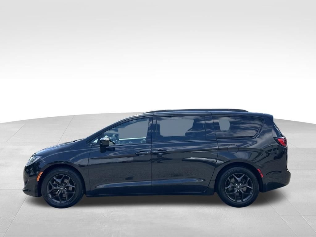Used 2018 Chrysler Pacifica Touring-L Plus w/ S Appearance Package FWD image 2