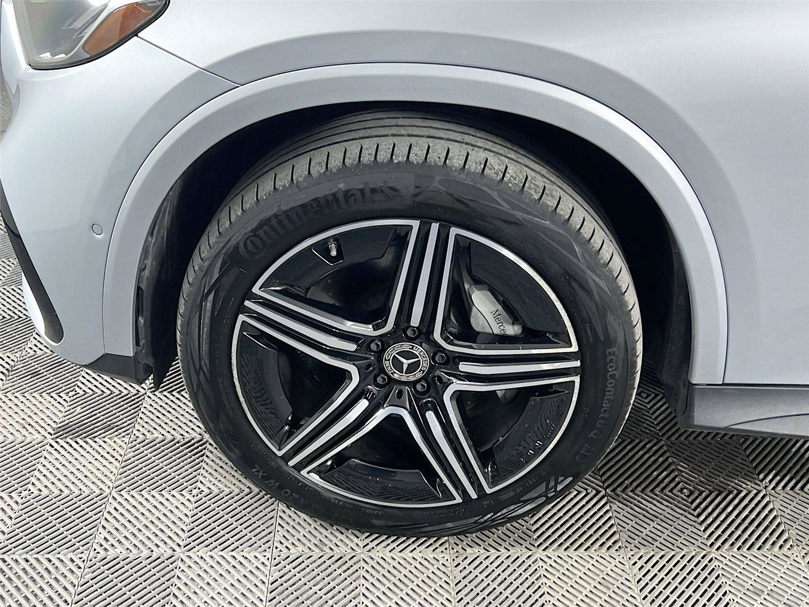 Used 2024 Mercedes-Benz GLC 300 4MATIC image 23