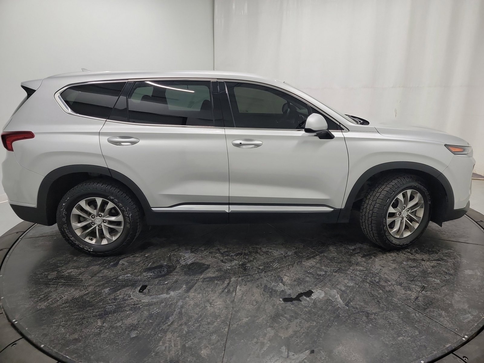 Used 2019 Hyundai Santa Fe SEL image 11