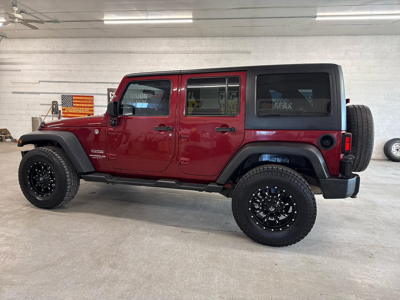 Used 2012 Jeep Wrangler Unlimited Sport image 2