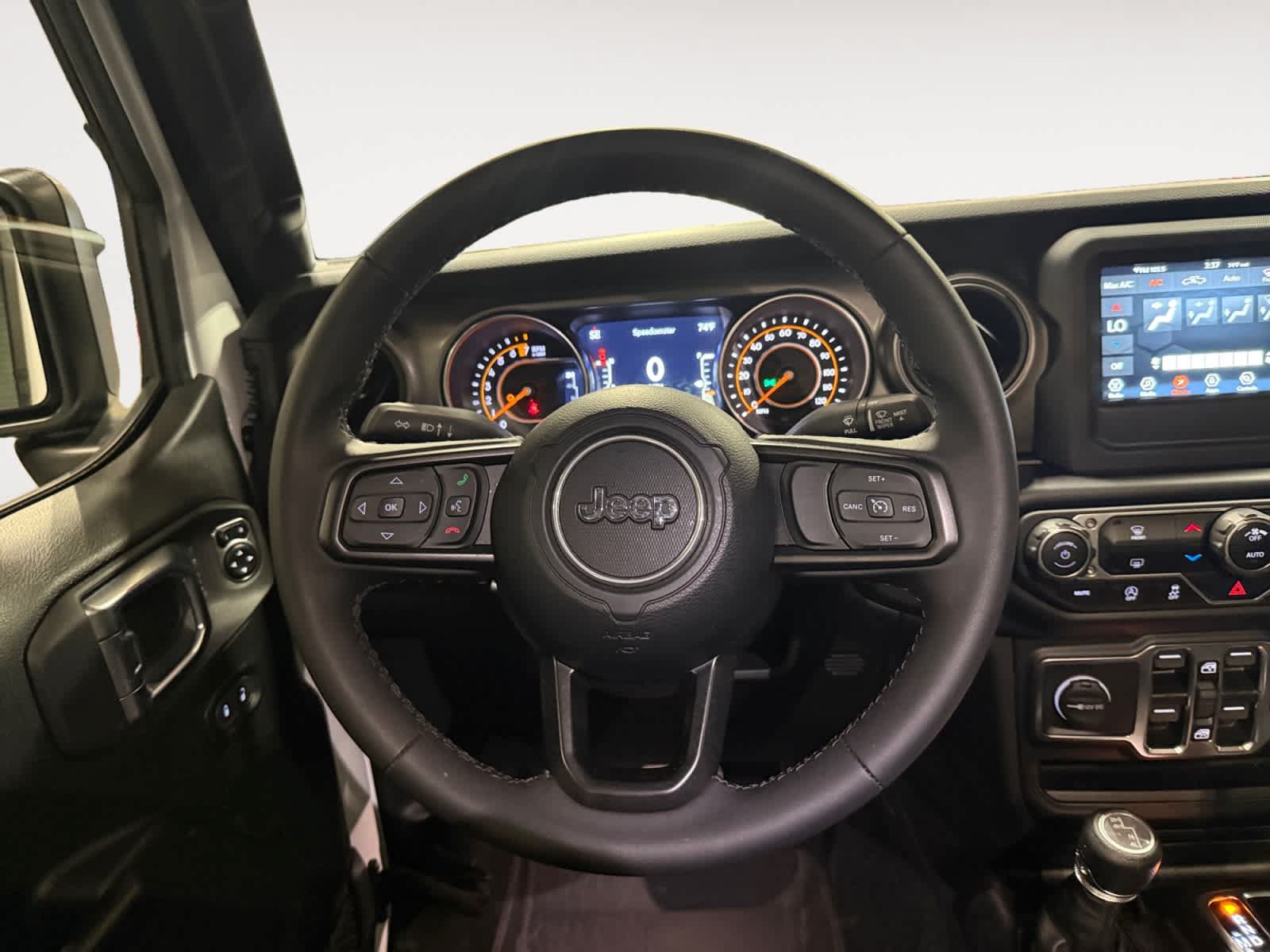 Used 2023 Jeep Gladiator Sport AWD/4WD image 13