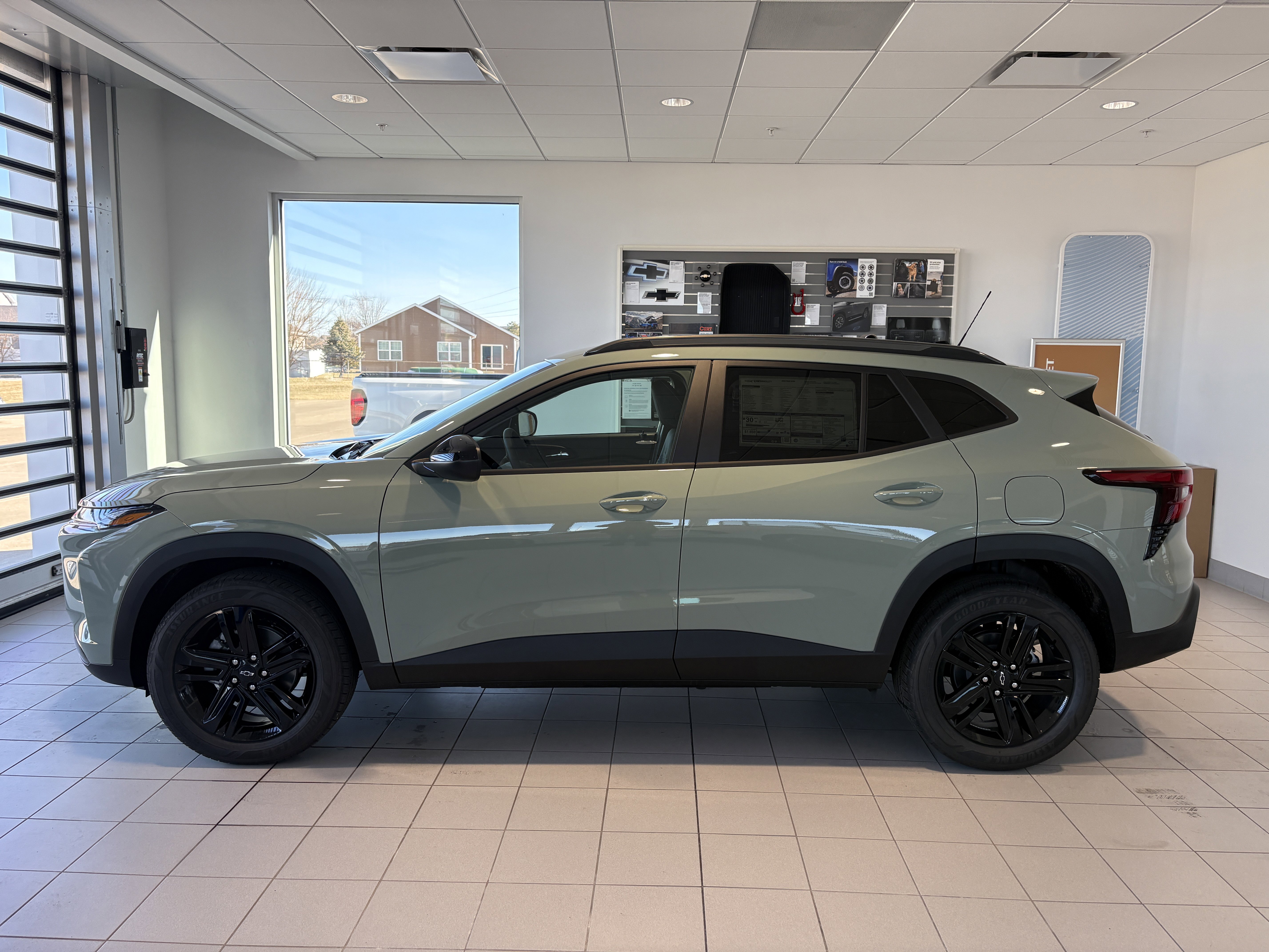 New 2026 Chevrolet Trax ACTIV image 2