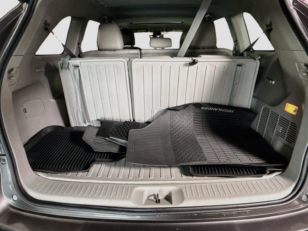 Certified 2019 Toyota Highlander XLE AWD/4WD image 29