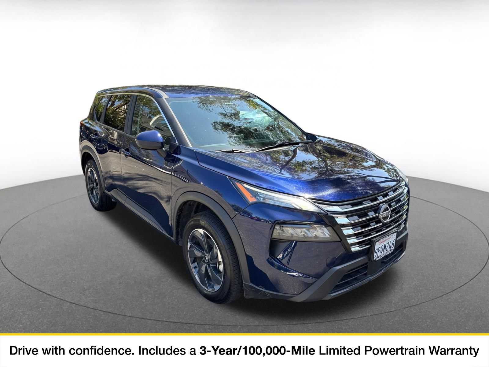 Used 2025 Nissan Rogue SV FWD image 1