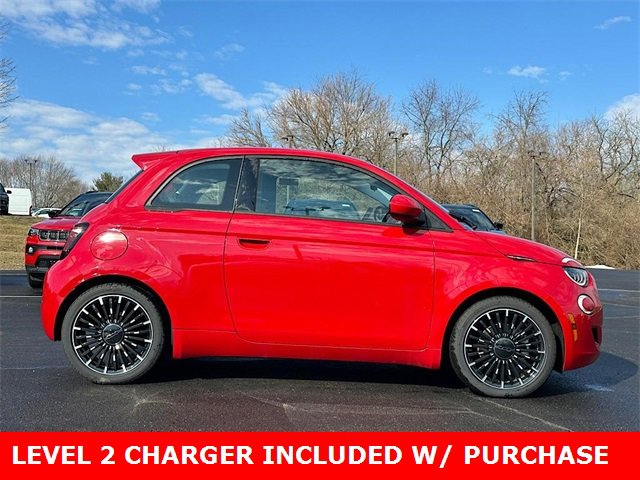 New 2024 FIAT 500 e (RED) image 9