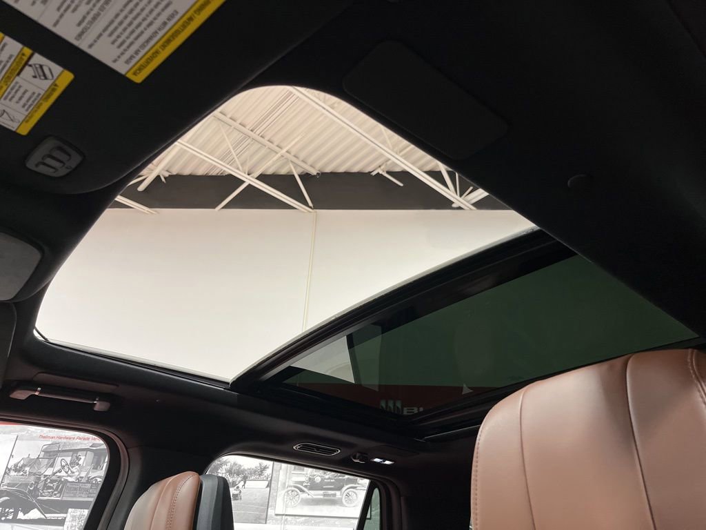 Used 2025 Lincoln Navigator L Reserve image 11