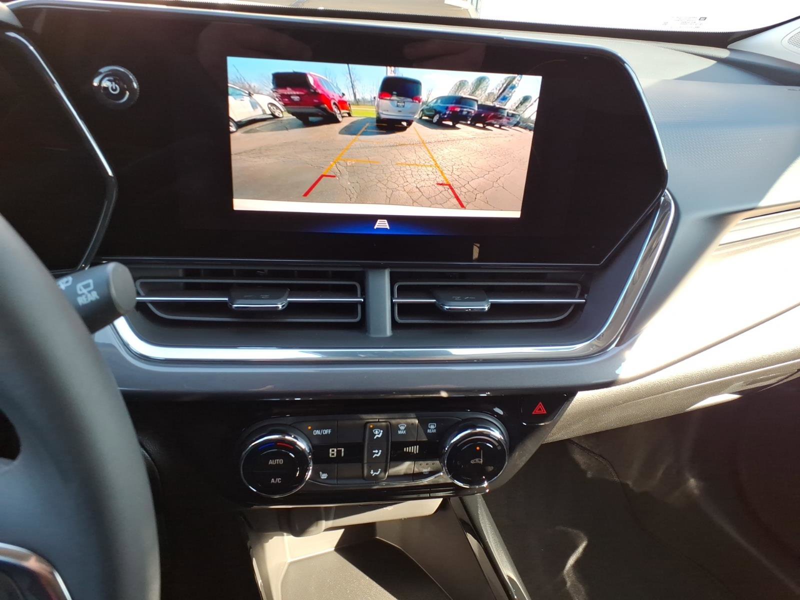 Used 2025 Chevrolet Trax ACTIV w/ Driver Confidence Package image 18