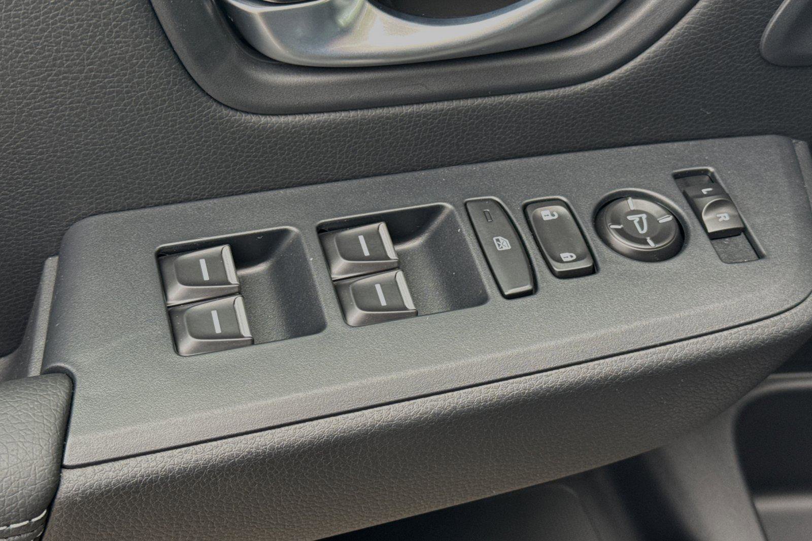 New 2025 Honda Pilot Touring image 12