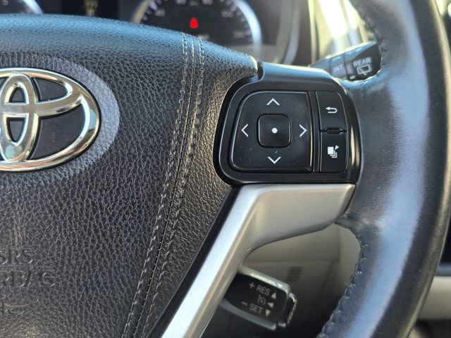 Used 2015 Toyota Highlander XLE AWD/4WD image 30
