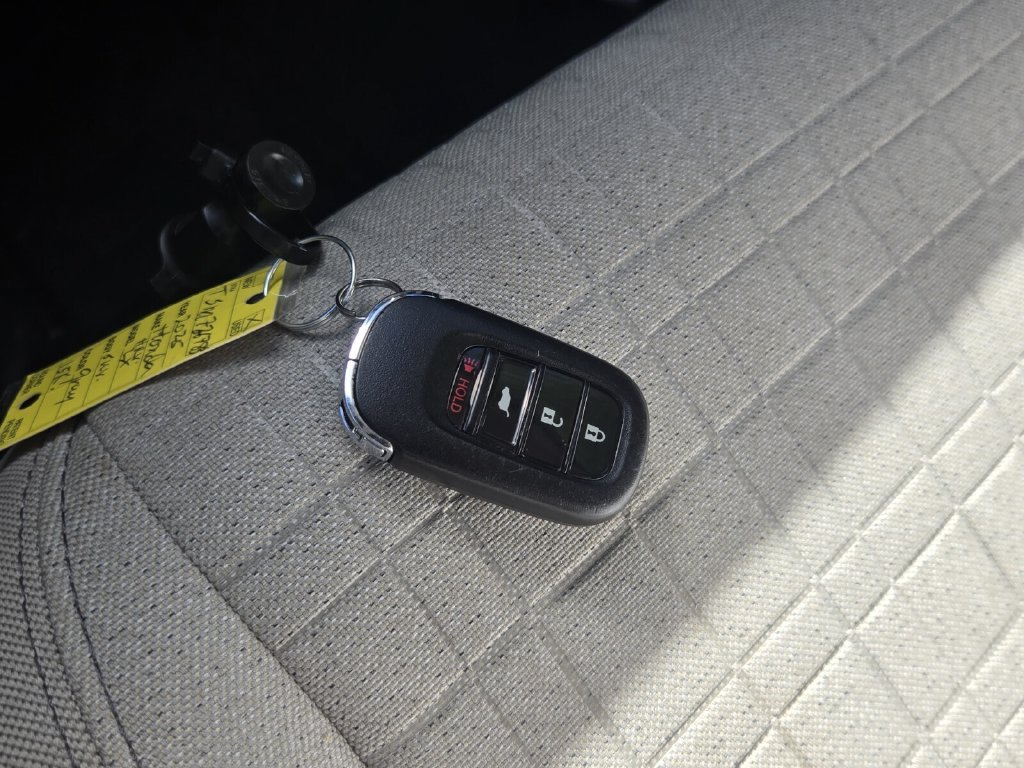 Certified 2025 Honda HR-V LX image 18
