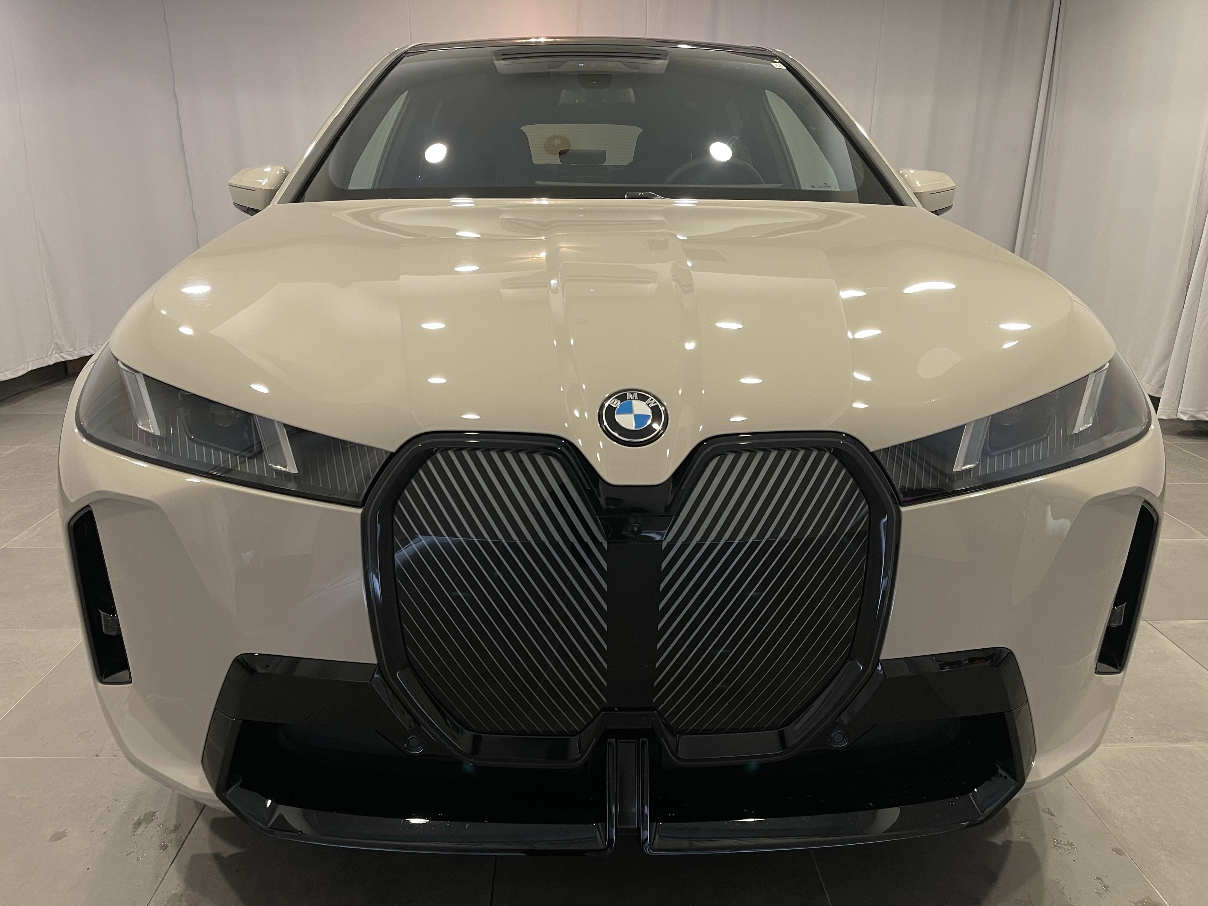 Used 2026 BMW iX xDrive45 w/ M Sport Package AWD/4WD image 2