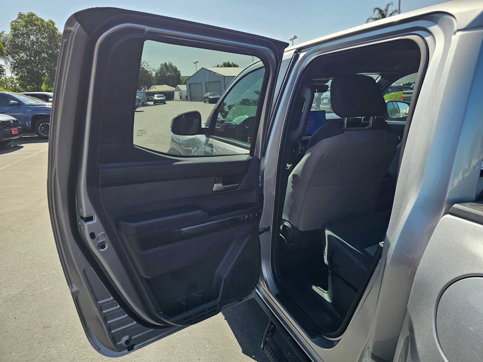 Certified 2025 Toyota Tacoma TRD Off-Road AWD/4WD image 15