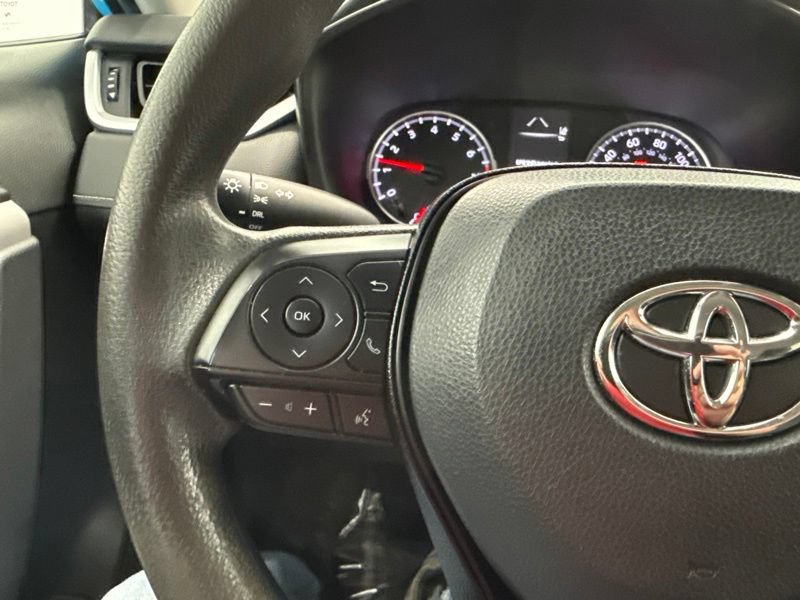 Used 2019 Toyota RAV4 LE w/ Carpet Mat Package AWD/4WD image 24