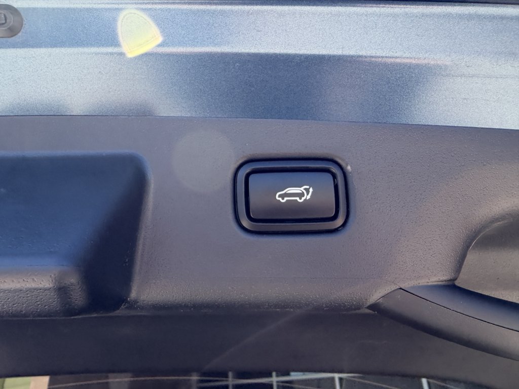 Used 2024 Kia Niro SX Touring FWD image 35