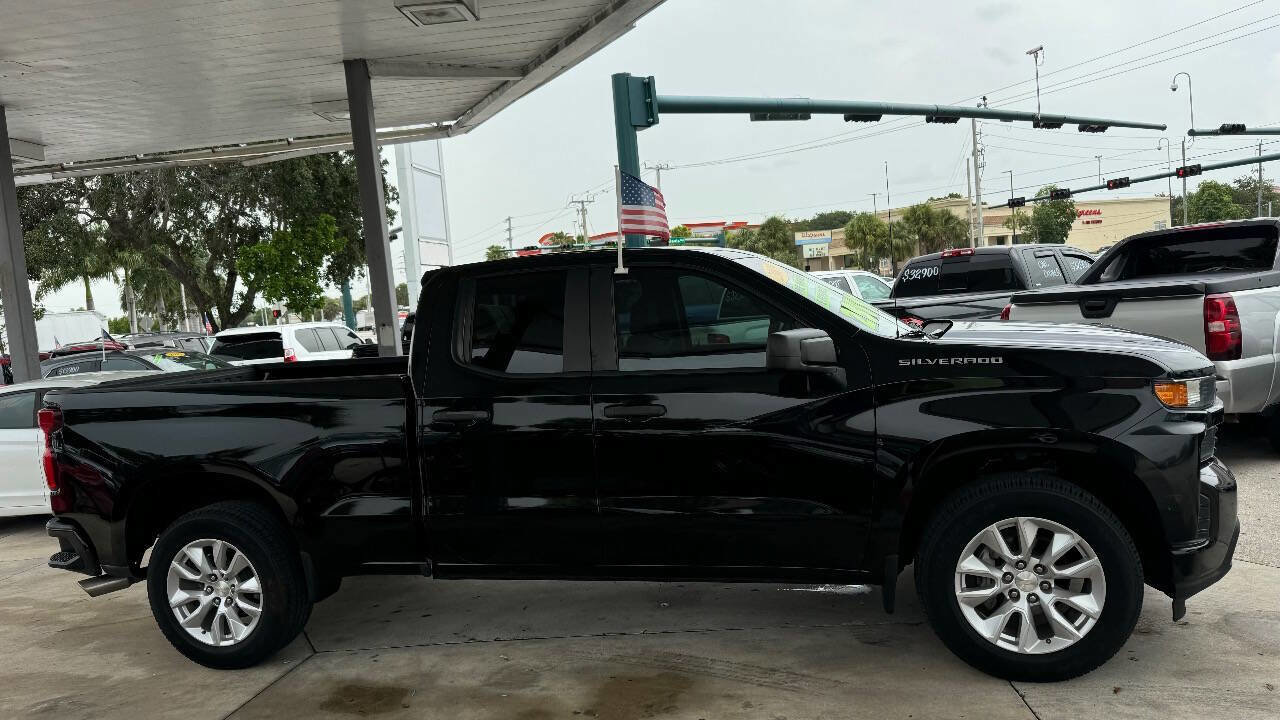 Used 2019 Chevrolet Silverado 1500 Custom w/ Custom Convenience Package image 4