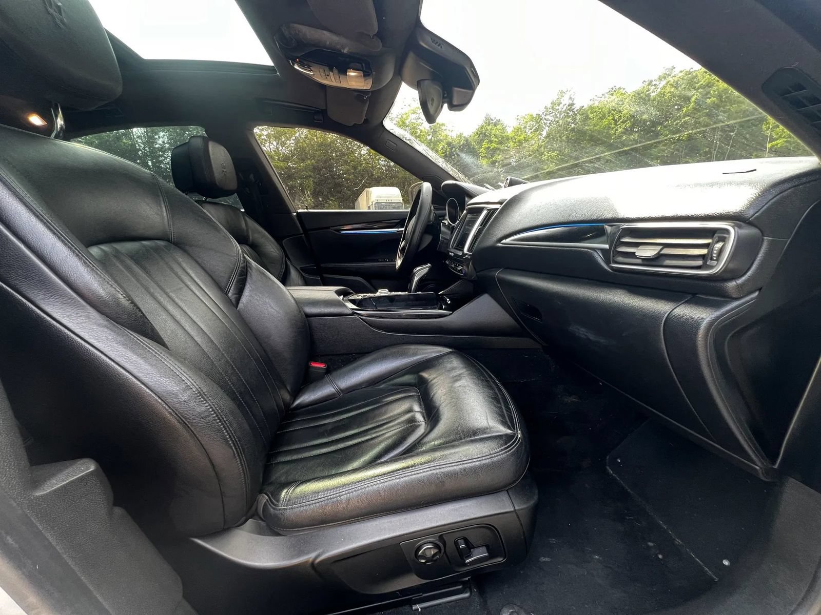 Used 2019 Maserati Levante AWD/4WD image 12