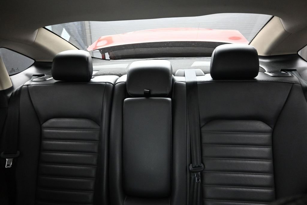 Used 2017 Ford Fusion SE w/ Fusion SE Technology Package FWD image 18