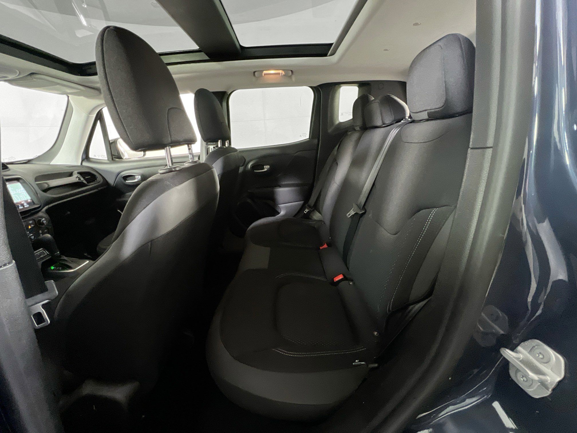 Used 2023 Jeep Renegade Altitude w/ Sun/Sound Group AWD/4WD image 23