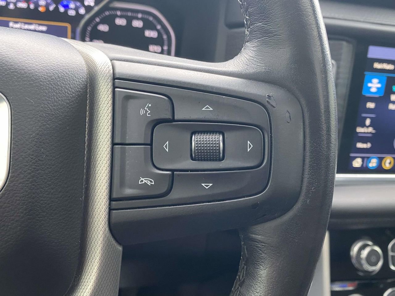 Used 2021 GMC Yukon XL Denali w/ Denali Ultimate Package image 24