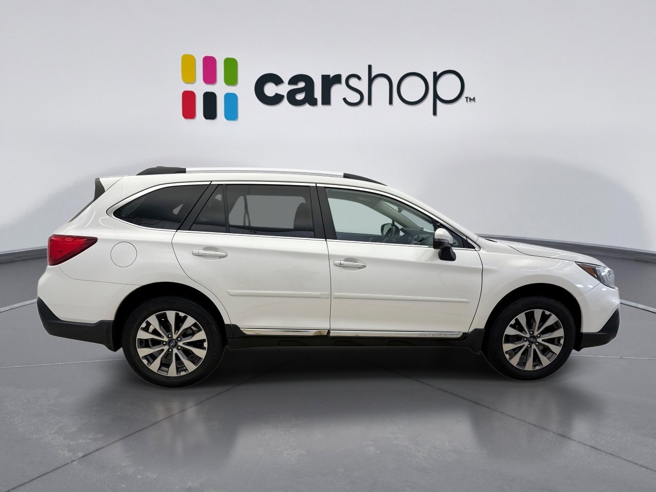 Used 2019 Subaru Outback 3.6R Touring AWD/4WD image 6