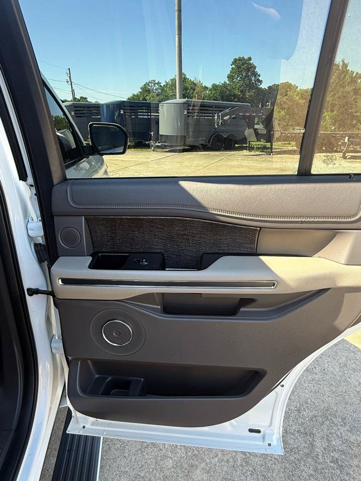 Used 2021 Ford Expedition Limited RWD image 17