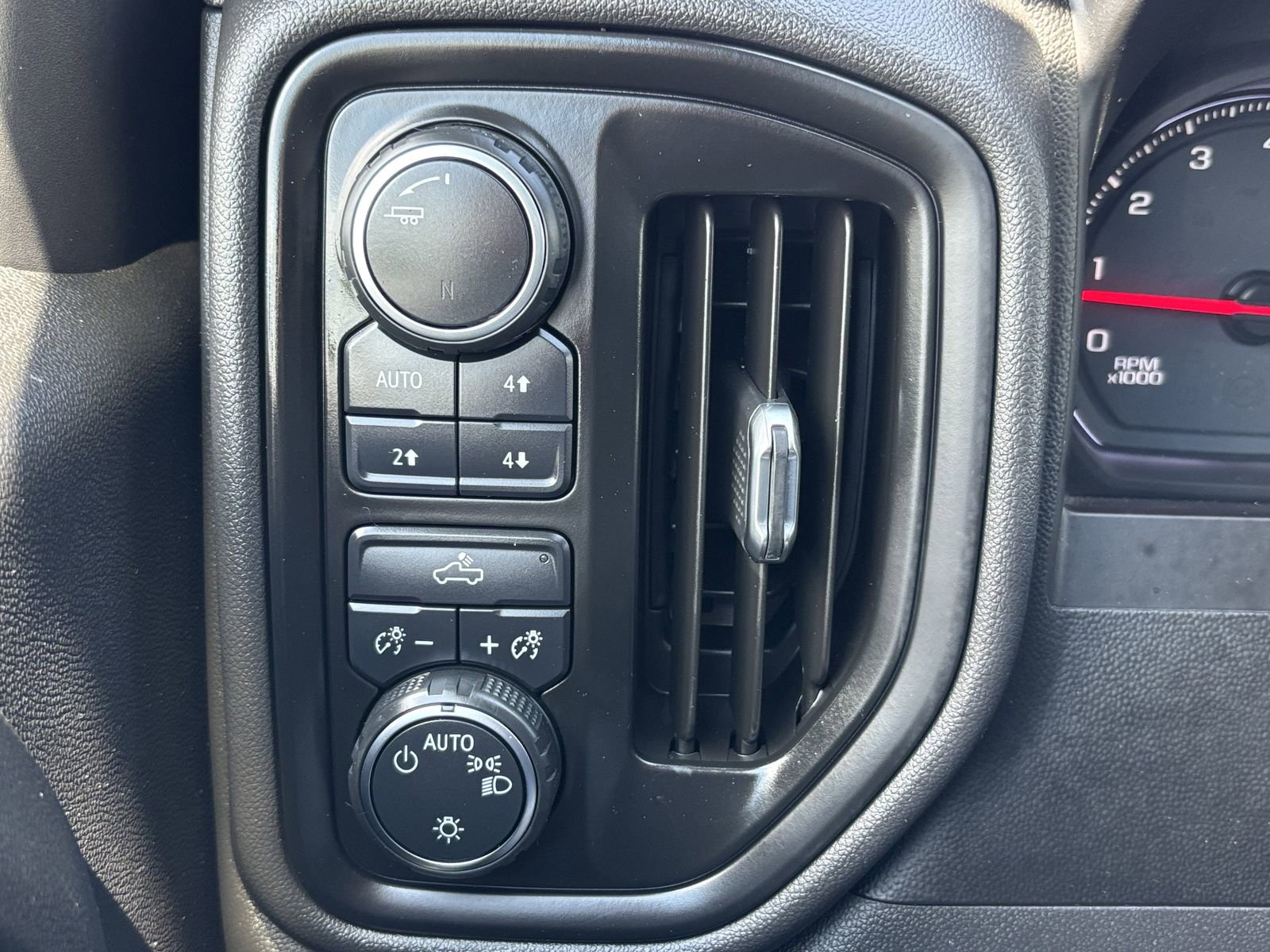 Used 2020 Chevrolet Silverado 1500 Custom Trail Boss w/ Custom Convenience Package image 6