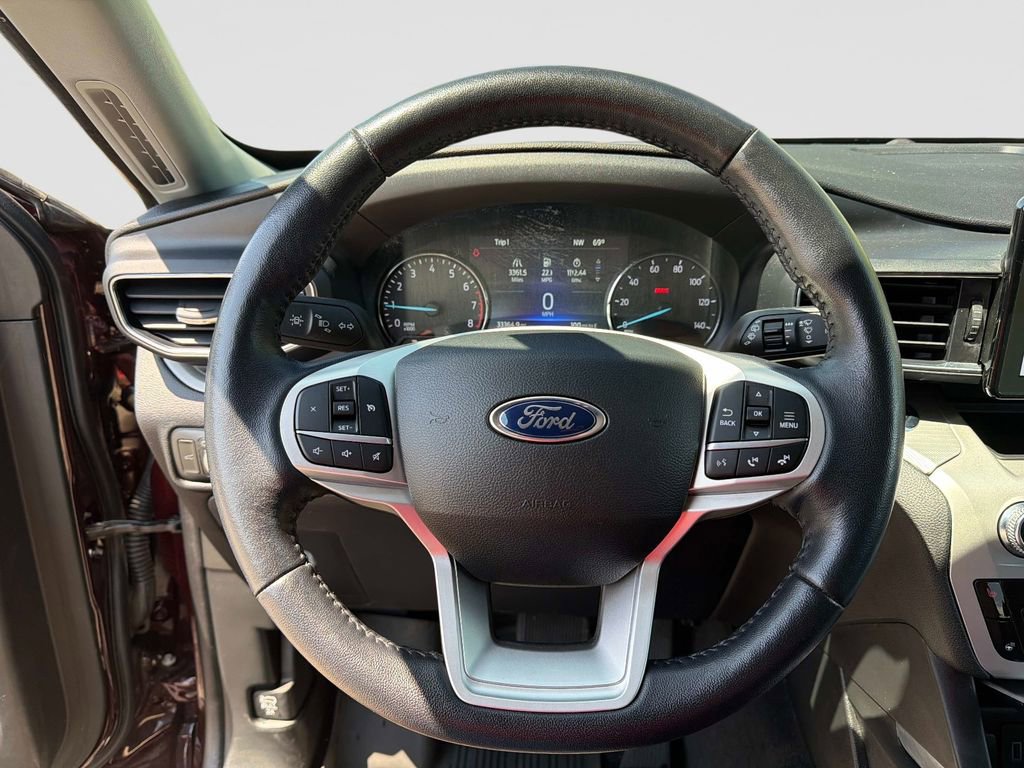 Used 2022 Ford Explorer XLT w/ Equipment Group 202A AWD/4WD image 34