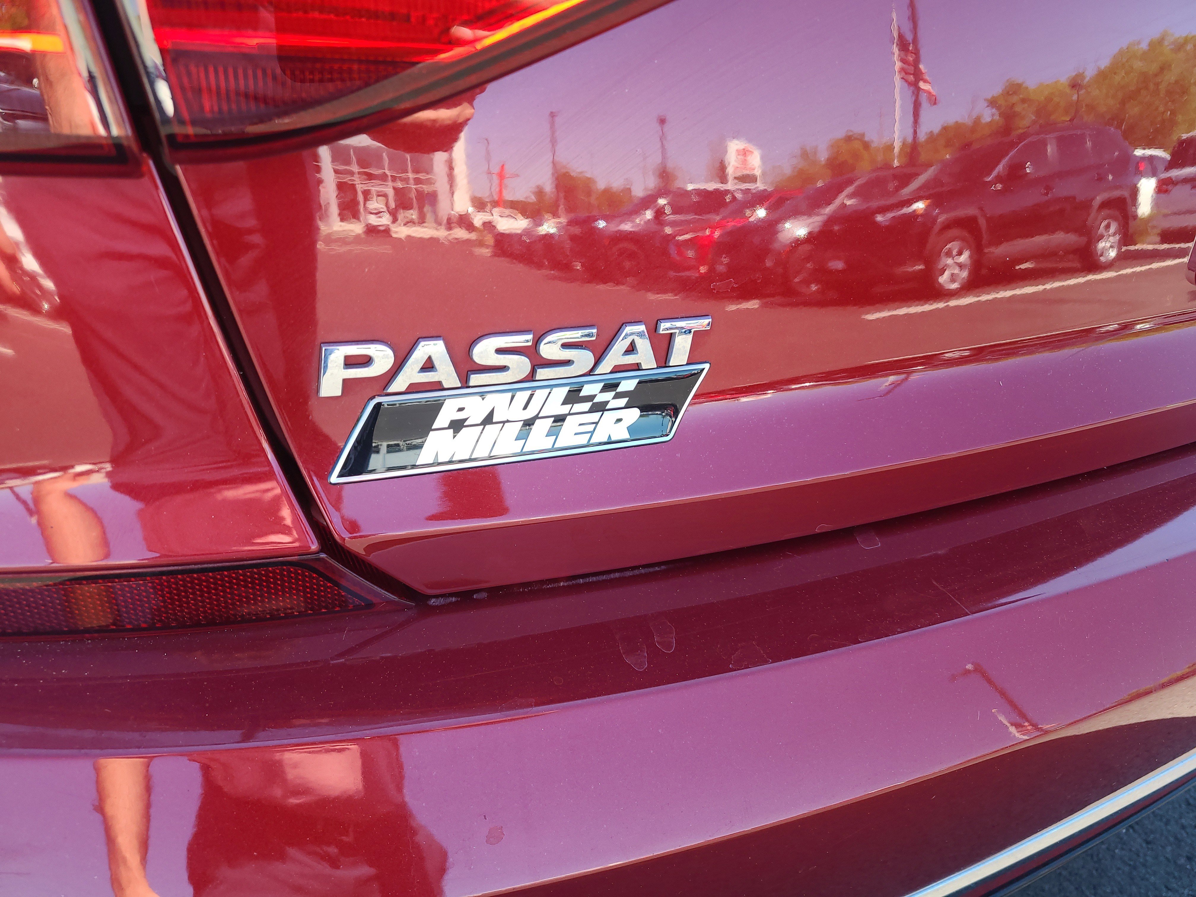 Used 2018 Volkswagen Passat 2.0T R-Line FWD image 29
