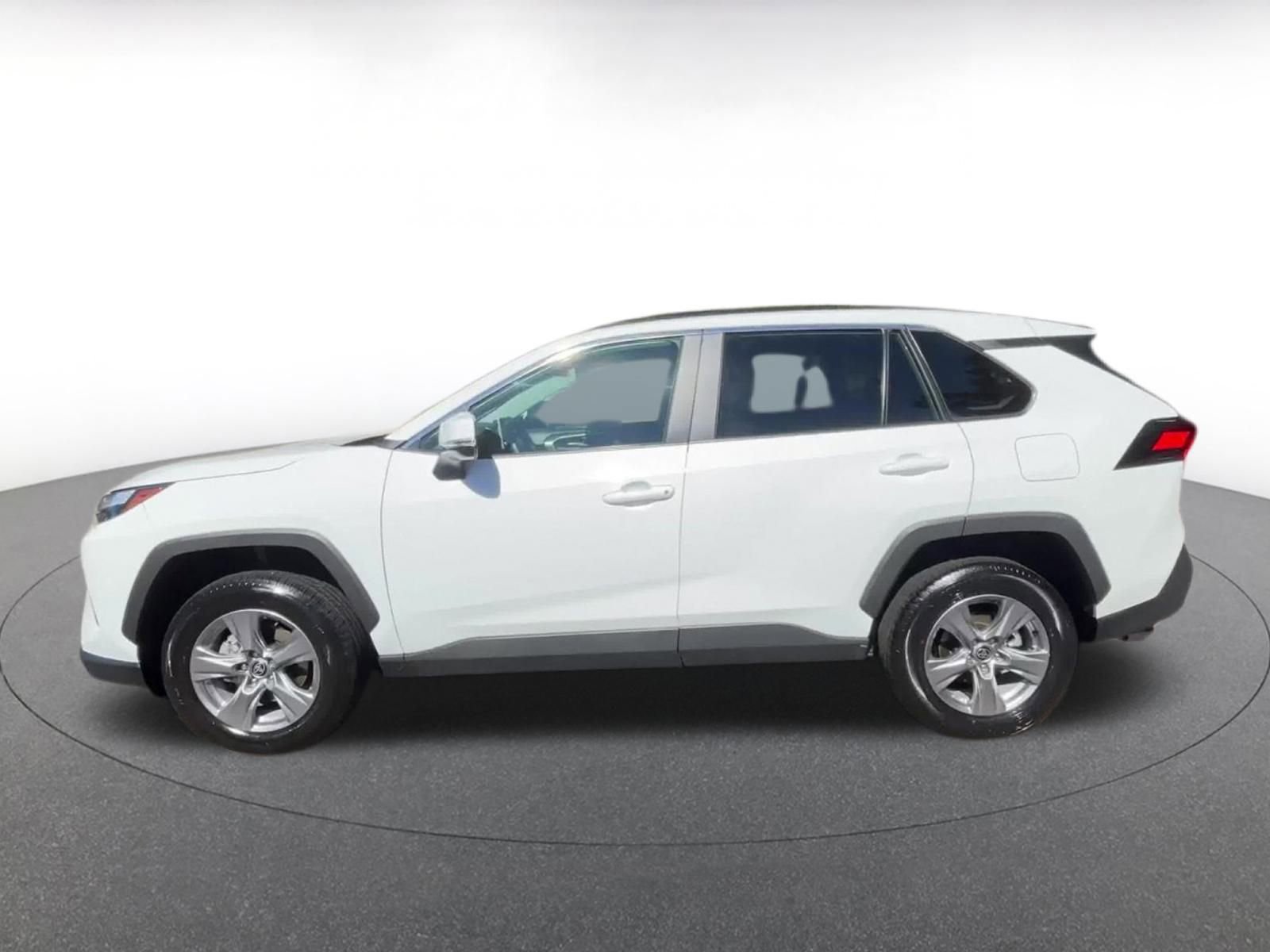 Used 2025 Toyota RAV4 XLE image 9