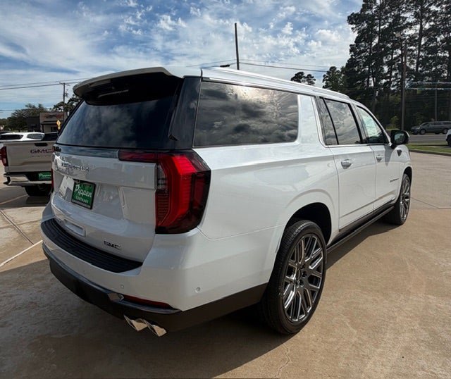 New 2026 GMC Yukon XL Denali Ultimate AWD/4WD image 7