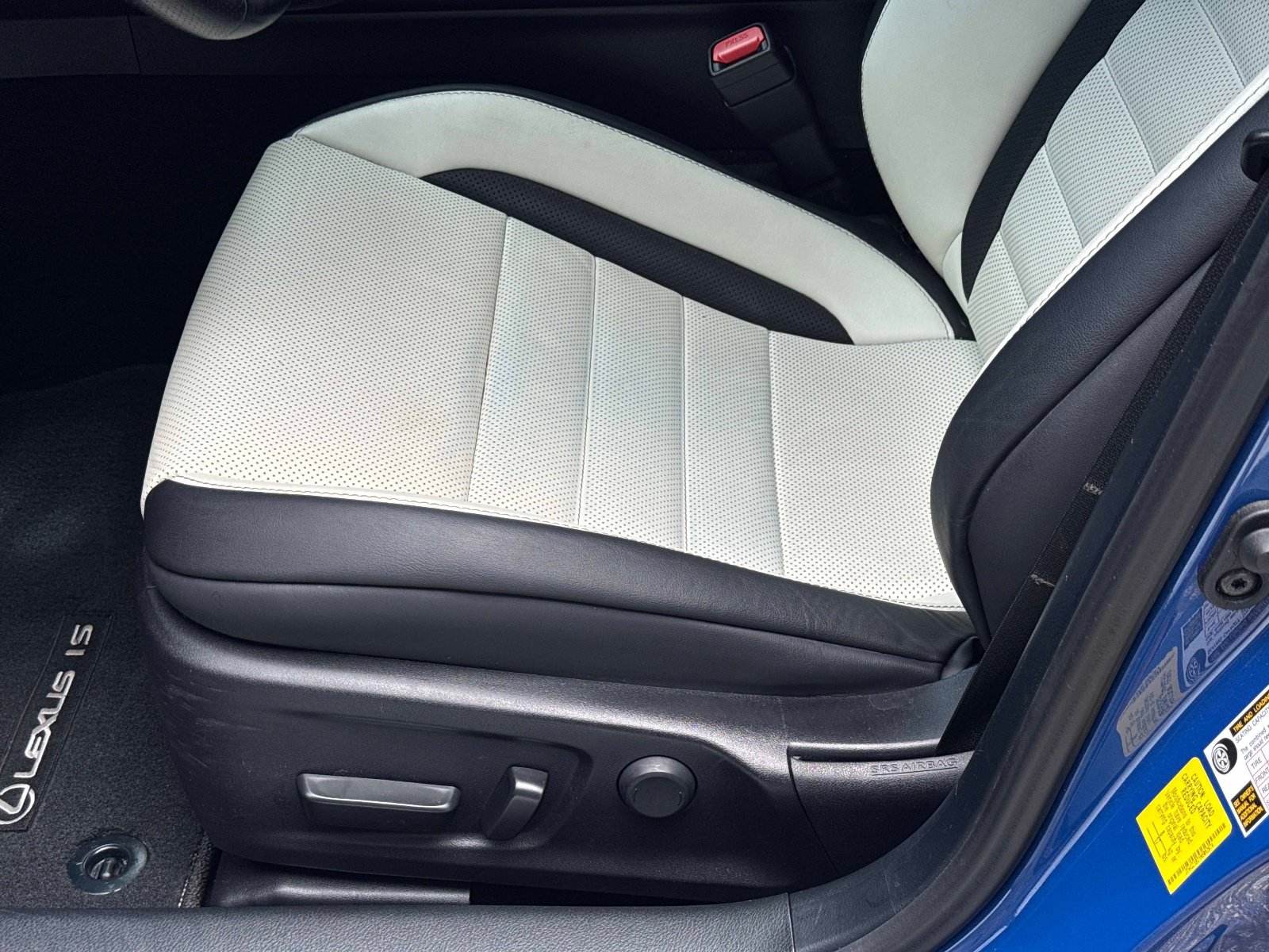 Certified 2022 Lexus IS 350 F Sport RWD image 19
