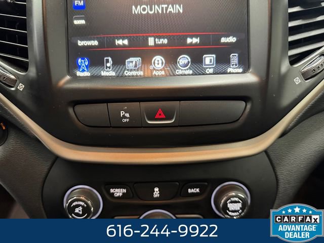 Used 2018 Jeep Cherokee Limited image 3