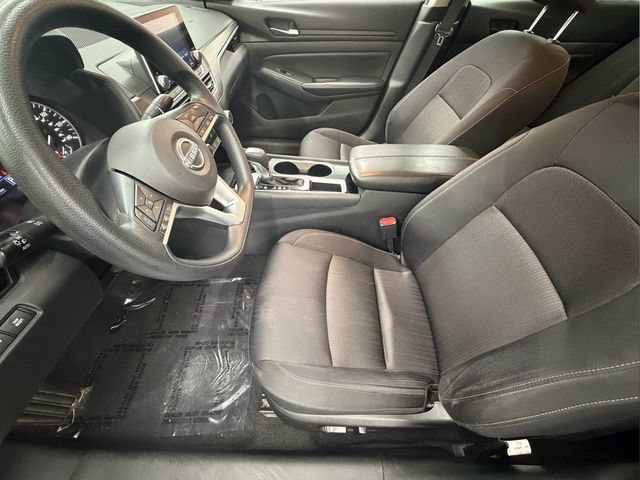 Used 2024 Nissan Altima 2.5 SV FWD image 14