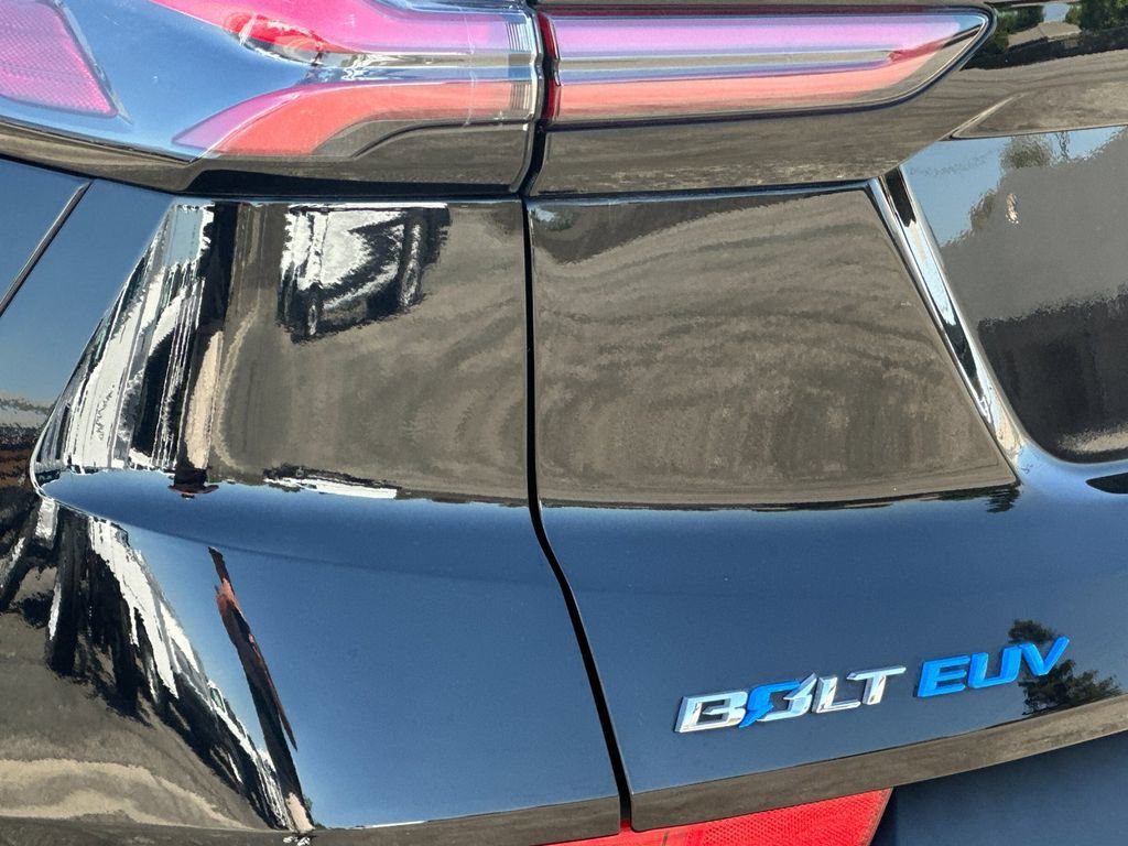 Used 2023 Chevrolet Bolt EUV LT w/ Convenience Package FWD image 25