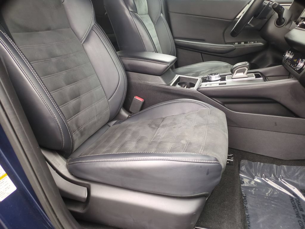 Used 2024 Mitsubishi Outlander AWD image 19
