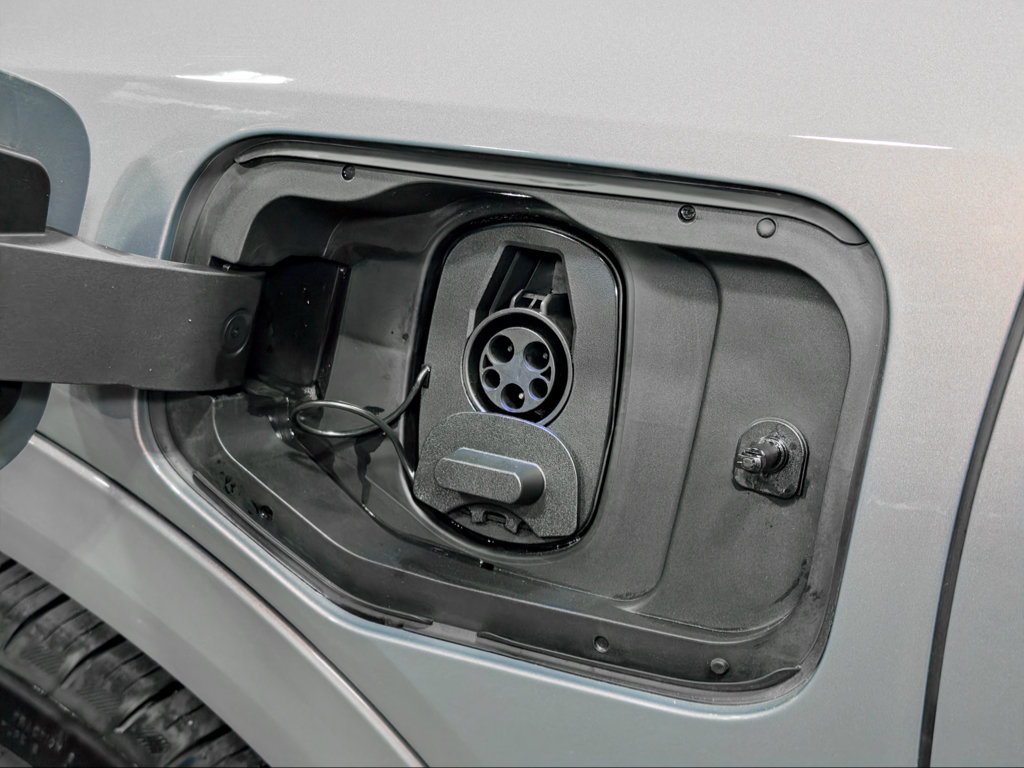 Used 2024 Chevrolet Equinox EV LT FWD image 5