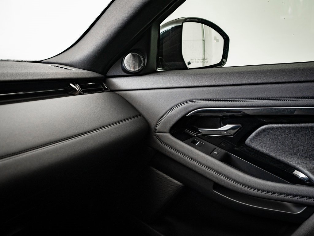 Used 2023 Land Rover Range Rover Evoque R-Dynamic SE image 39