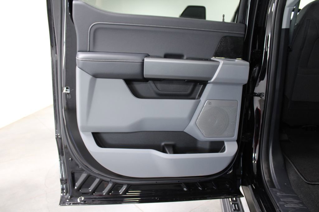 New 2025 Ford F250 XLT w/ Black Appearance Package image 26