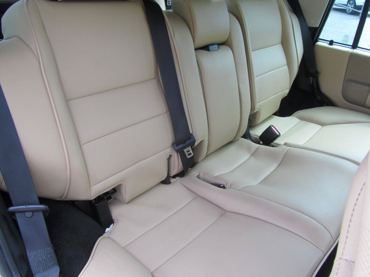 Used 2004 Land Rover Discovery S7 AWD/4WD image 23