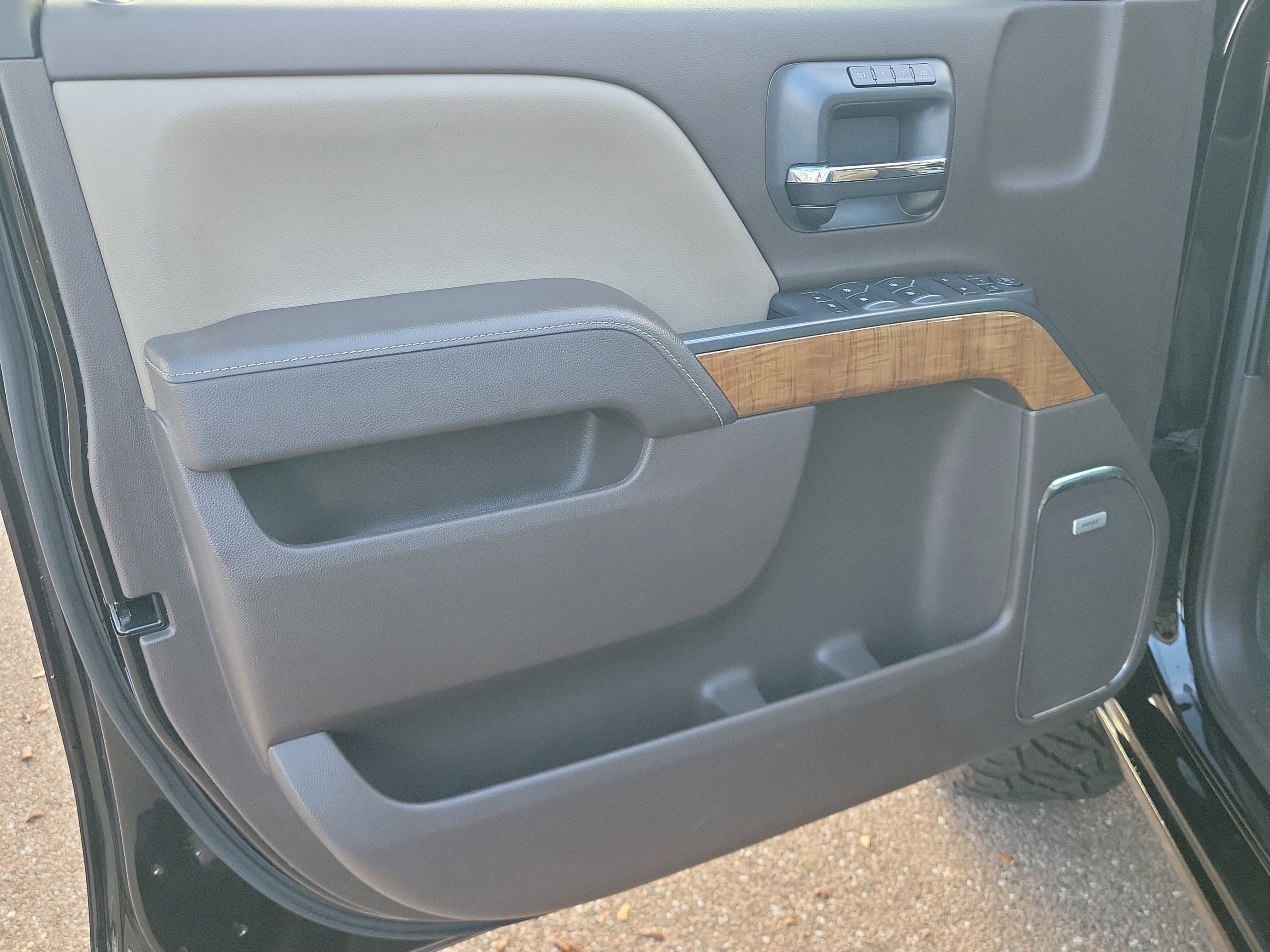 Used 2015 GMC Sierra 1500 SLT image 19