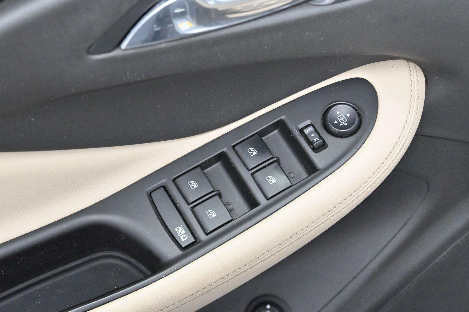 Used 2019 Buick Envision Essence FWD image 11