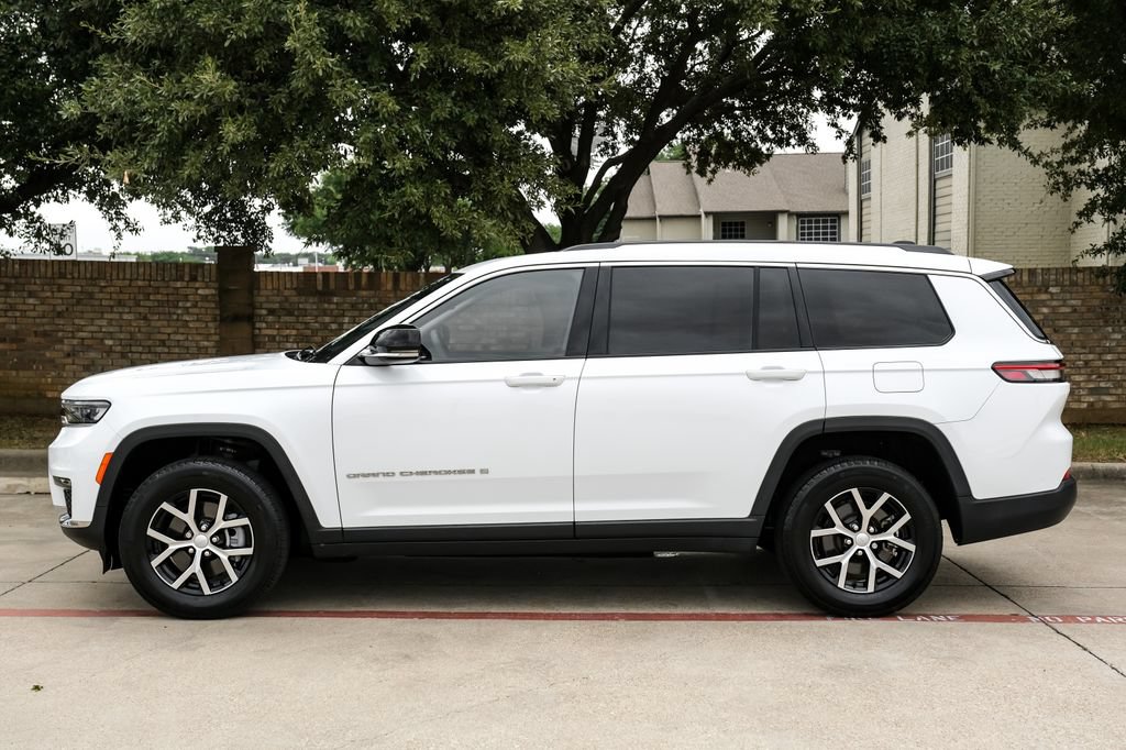 Used 2023 Jeep Grand Cherokee L Limited AWD/4WD image 21